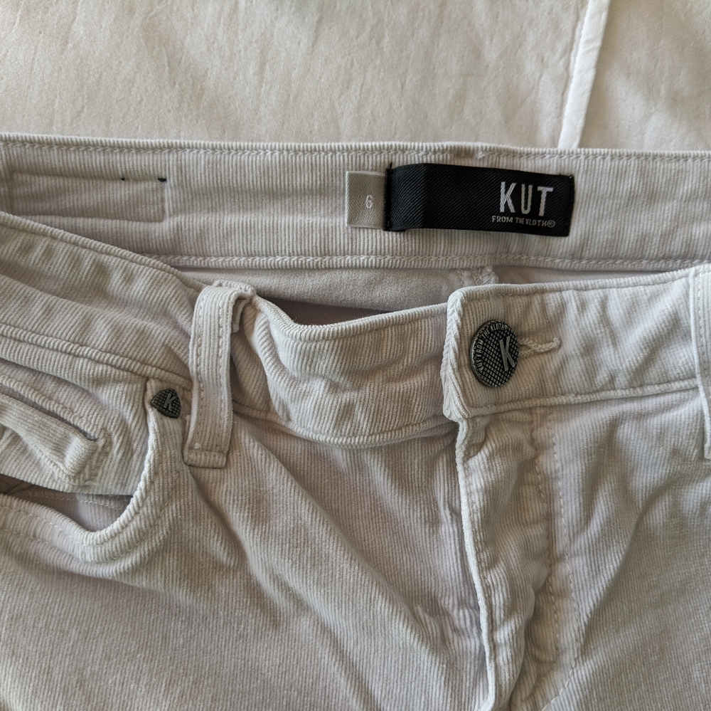 👖 Kut from the Kloth Diana Skinny corduroys